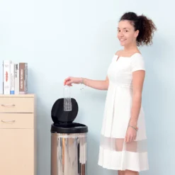 HOMCOM Abfalleimer Mit IR Sensor Und Inneneimer Silber 30,5 X 30,5 X 85,5 Cm (LxBxH) | Auomatik Mülleimer Kücheneimer Mit Sensor Abfall -Neuetischkultur-Shop 8600336600 03 0027 prod 006