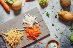 Börner Combi Chef Vierseitenschneider | Reibe, Vierkantreibe Mit Auffangbehälter Käsehobel Edelstahl Reibe Gemüsereibe Parmesanreibe -Neuetischkultur-Shop 8600365100 6888 prod 004